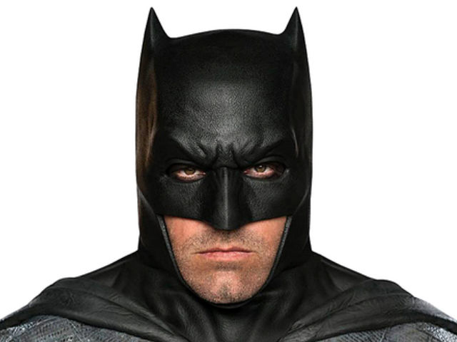 batman-v-superman-ben-affleck-s-batsuit-revealed-in-color-ben-affleck-looks-pretty-ster-382428